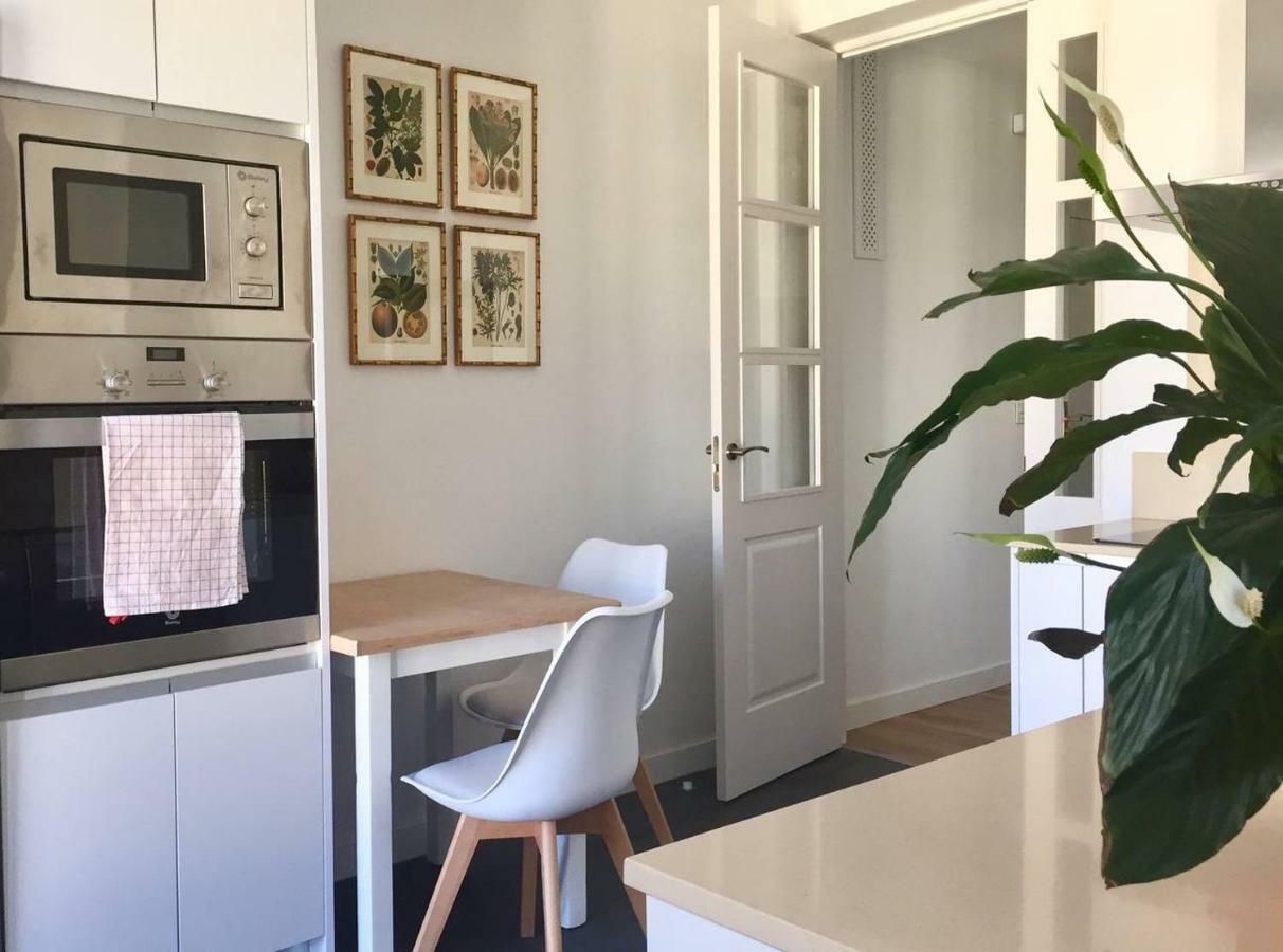 Charming And Bright Apartment Madrid Bagian luar foto