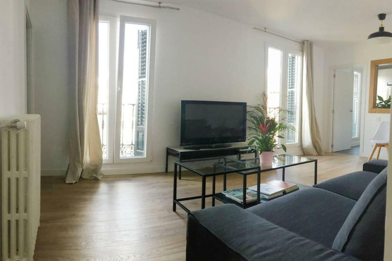 Charming And Bright Apartment Madrid Bagian luar foto